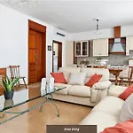 וילה Maroby Garden & Parking - Selection *