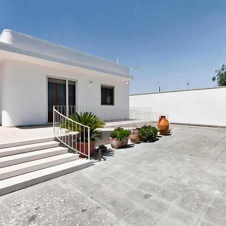 Maroby - Garden & Parking Villa
