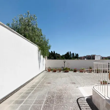 Maroby - Garden & Parking Villa Lecce