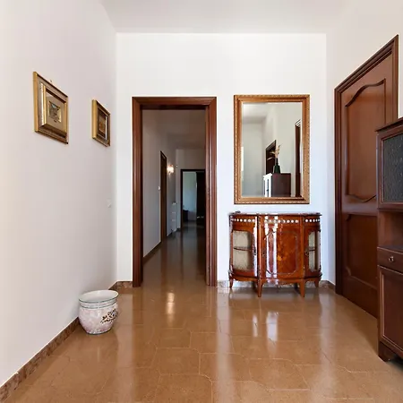 Maroby - Garden & Parking Villa