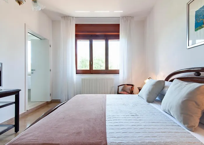 Maroby Garden & Parking - Selection * ليتشي