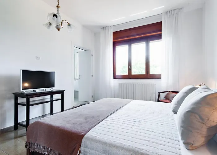 Maroby Garden & Parking - Selection לצ'ה